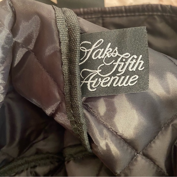 BNWT Black Saks Fifth Avenue diamond pattern with straps tote bag. - Picture 6 of 7